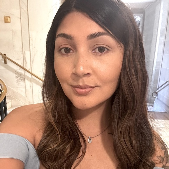 Meet your Posher, Cindy - Picture 1 of 1